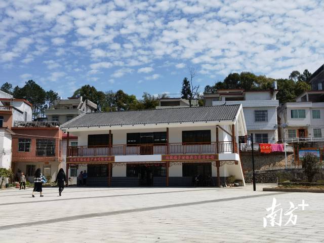九陂鎮(zhèn)鄉(xiāng)村振興電子商務(wù)館。